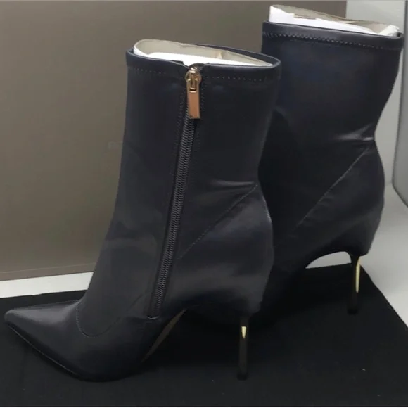 Never Been Worn BCBG MaxAzria - Picture 4 of 6